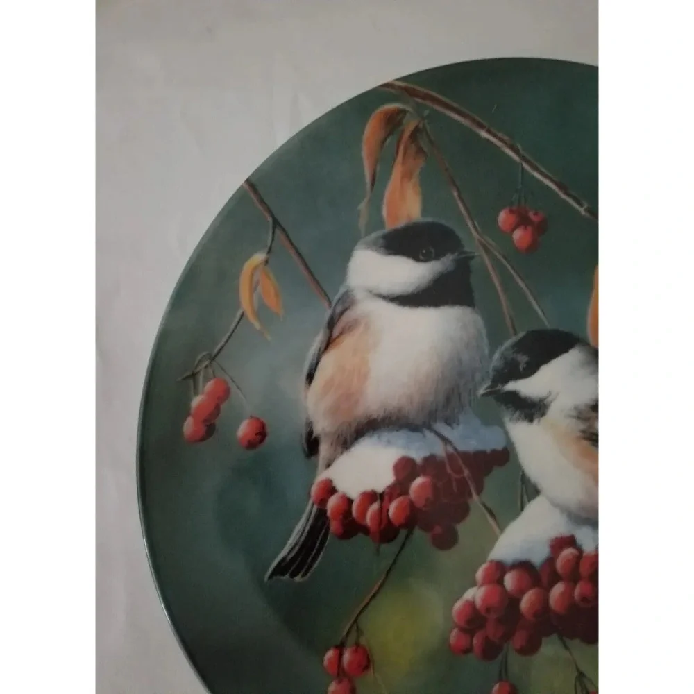 Vintage The Chickadee Collection Knowles Collector 8.5 inch H  1986 Plate #13585